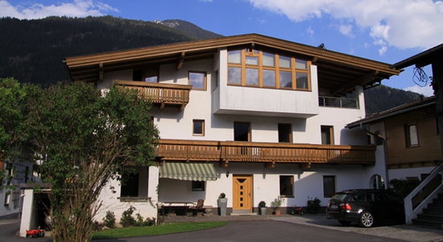 Ferienwohnungen Hell